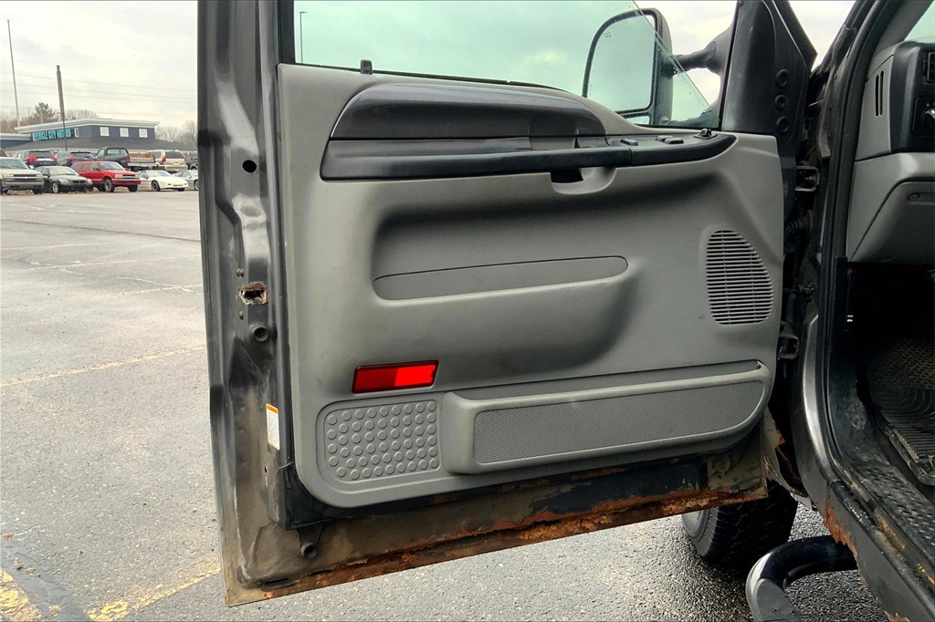 2004 Ford F-250 XL photo 20