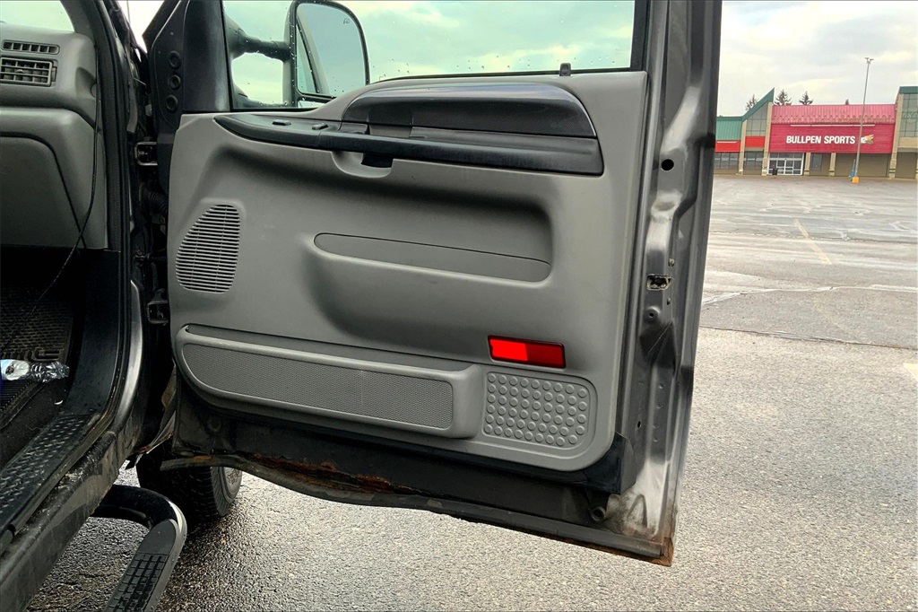 2004 Ford F-250 XL photo 21