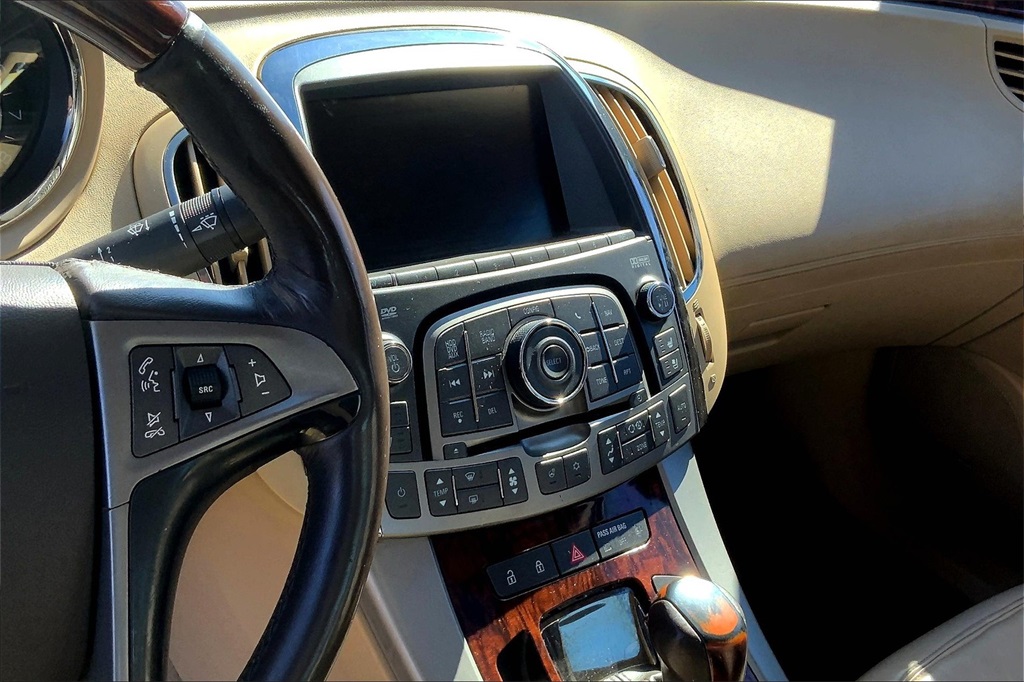 2011 Buick LaCrosse CXS photo 18