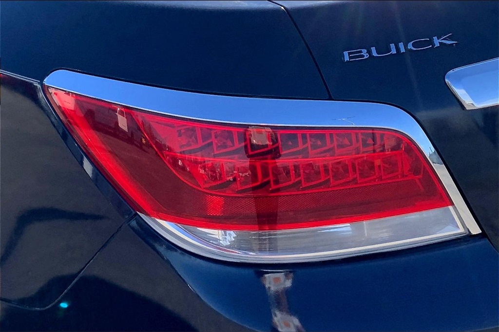 2011 Buick LaCrosse CXS photo 23
