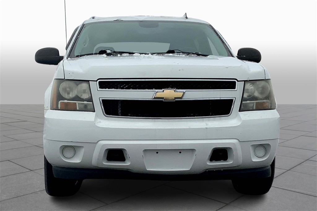 2008 Chevrolet Avalanche LS photo 2