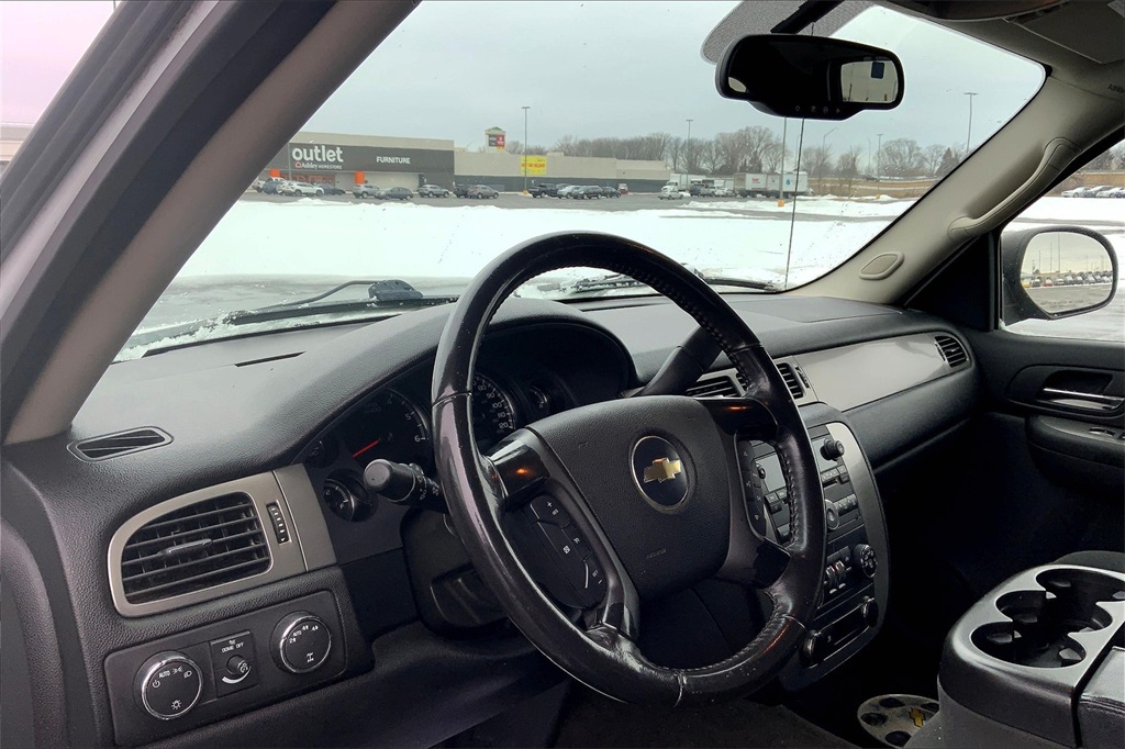 2008 Chevrolet Avalanche LS photo 14