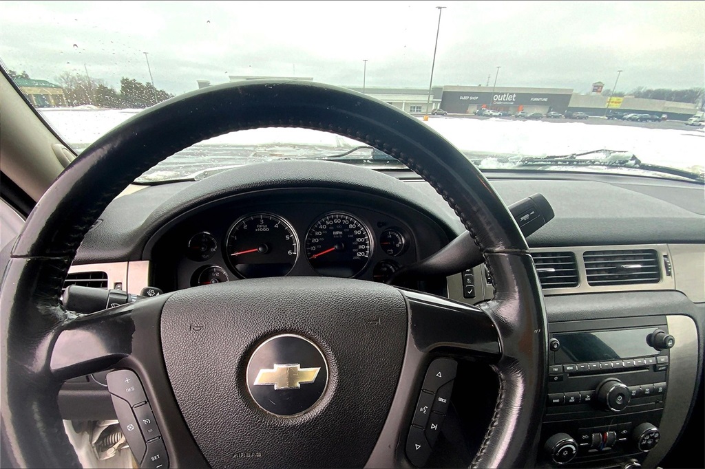 2008 Chevrolet Avalanche LS photo 15