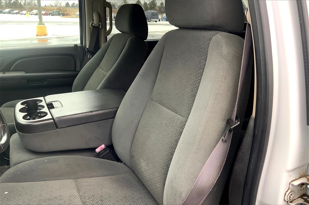 2008 Chevrolet Avalanche LS photo 17