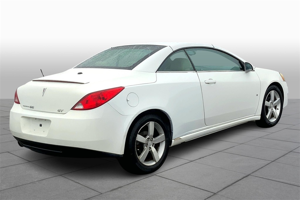 2009 Pontiac G6 GT photo 11