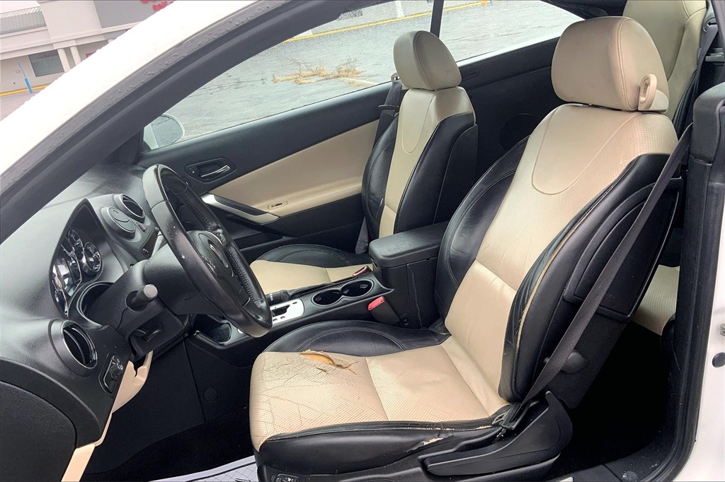 2009 Pontiac G6 GT photo 16