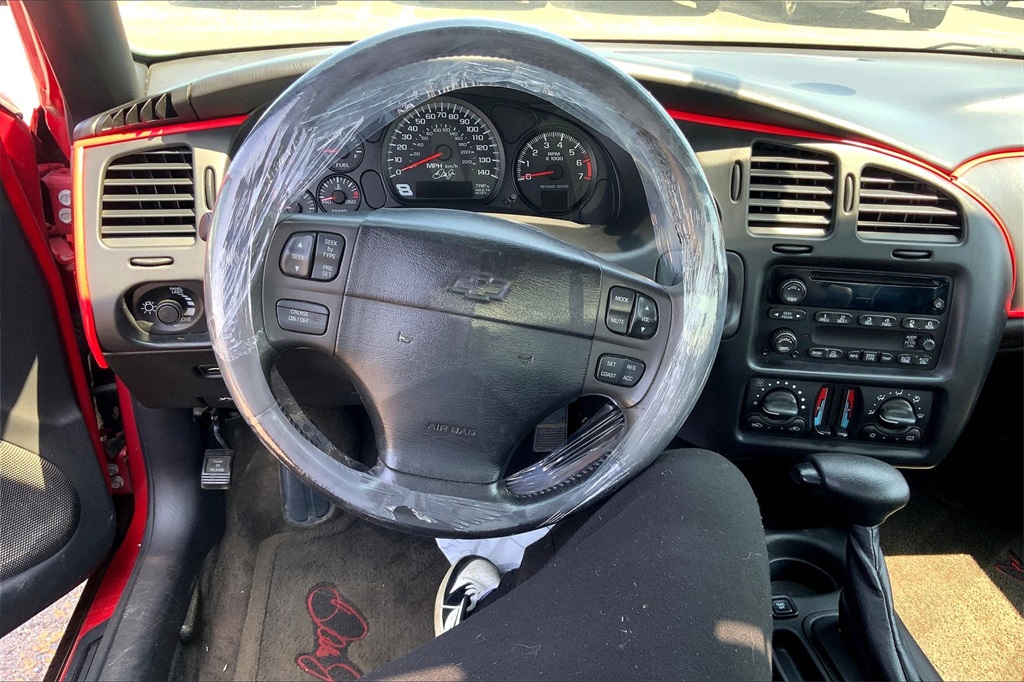 2004 Chevrolet Monte Carlo SS photo 4