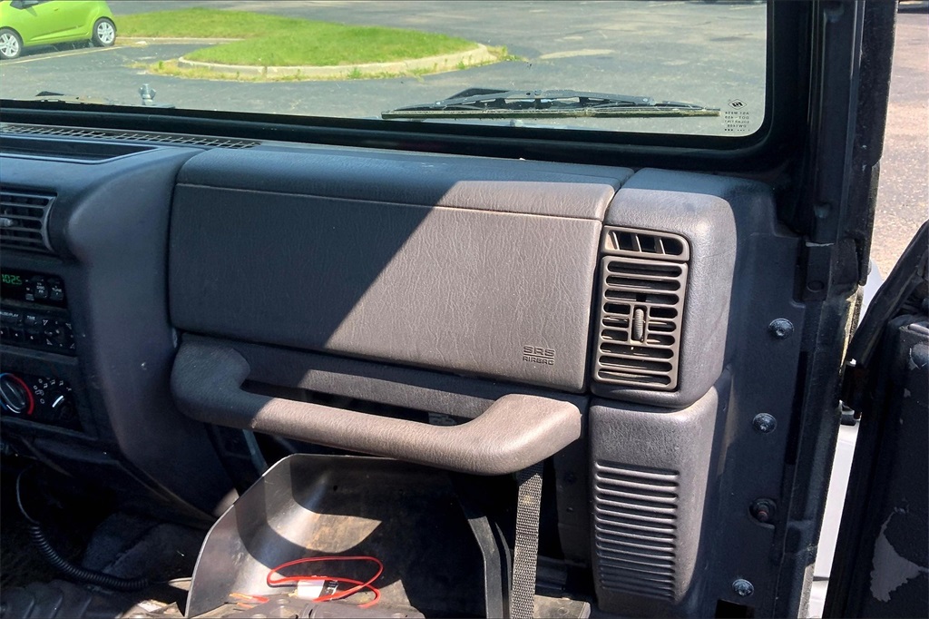 1998 Jeep Wrangler Sport photo 10