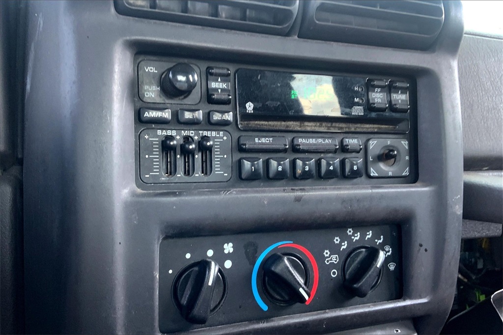 1998 Jeep Wrangler Sport photo 15