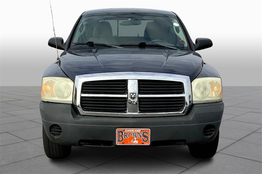 2005 Dodge Dakota ST photo 2