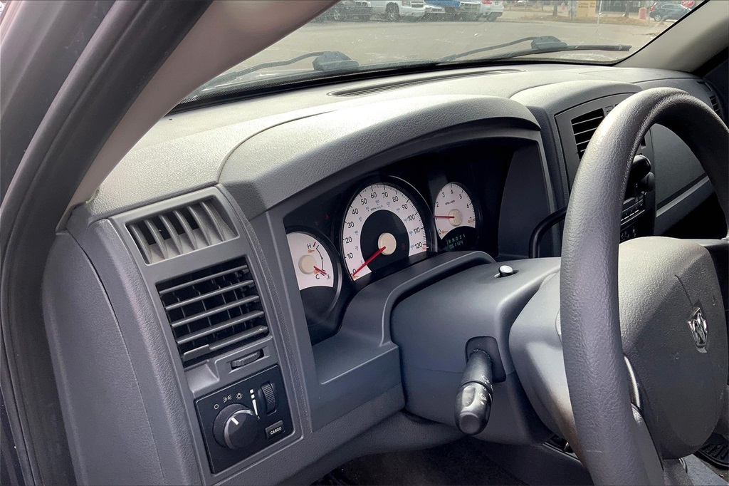 2005 Dodge Dakota ST photo 4