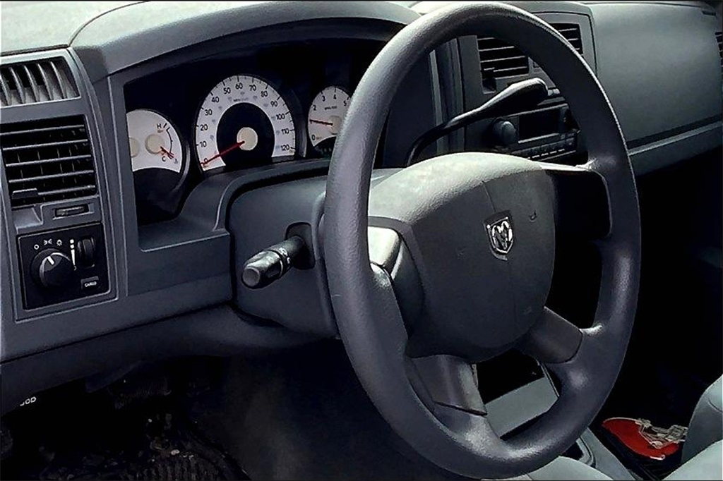 2005 Dodge Dakota ST photo 13
