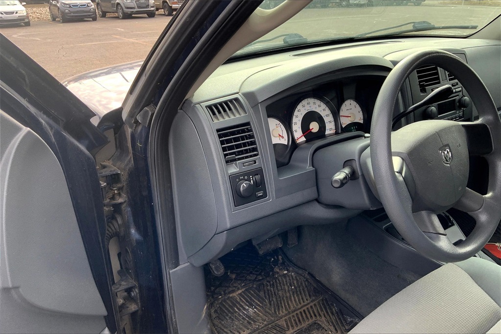 2005 Dodge Dakota ST photo 17