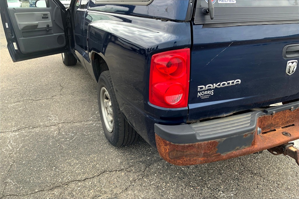 2005 Dodge Dakota ST photo 23