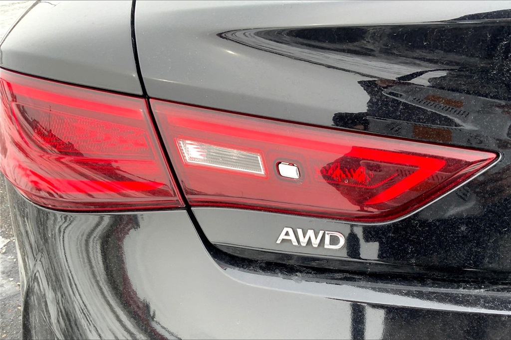 2018 Infiniti Q60 3.0t Luxe photo 7