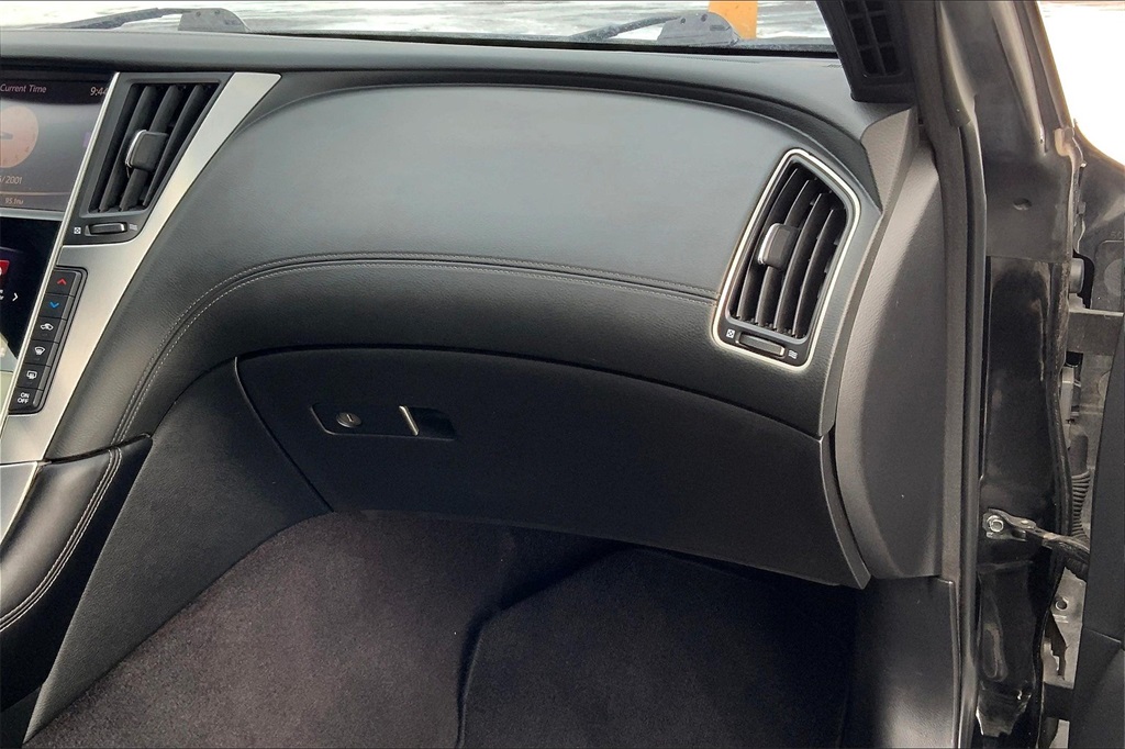 2018 Infiniti Q60 3.0t Luxe photo 15