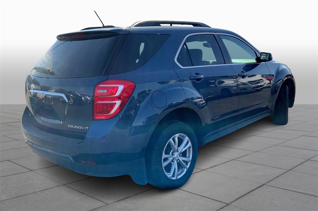 2016 Chevrolet Equinox LT photo 11