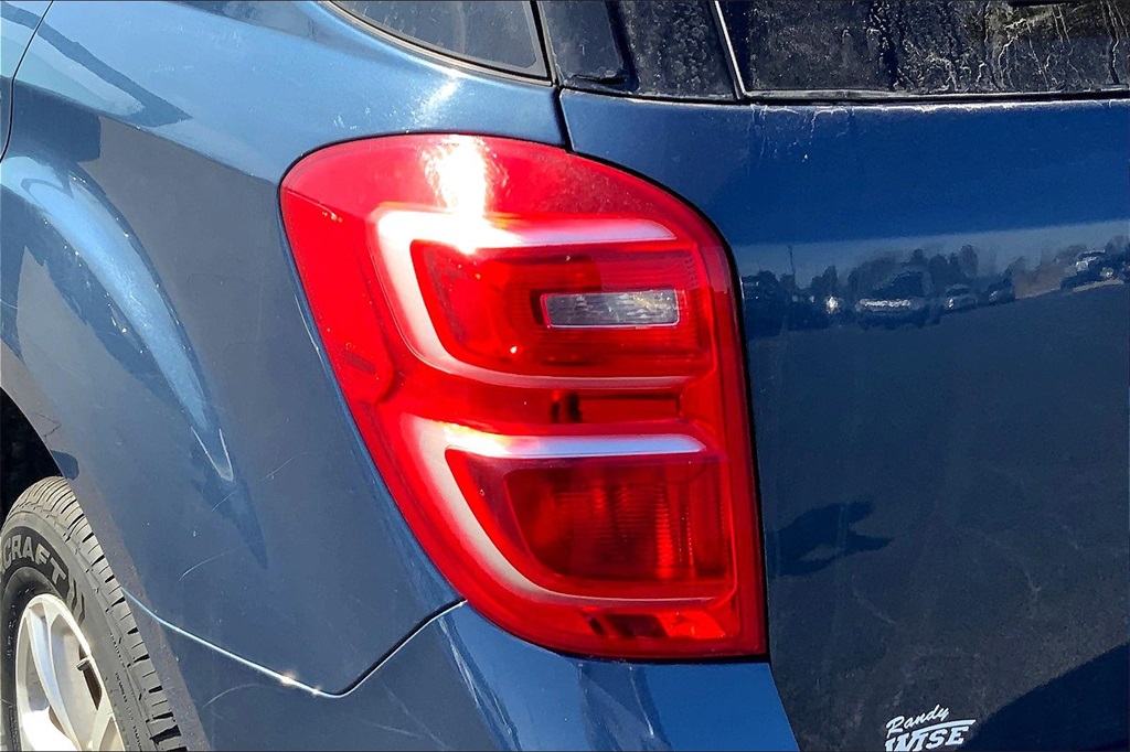 2016 Chevrolet Equinox LT photo 26