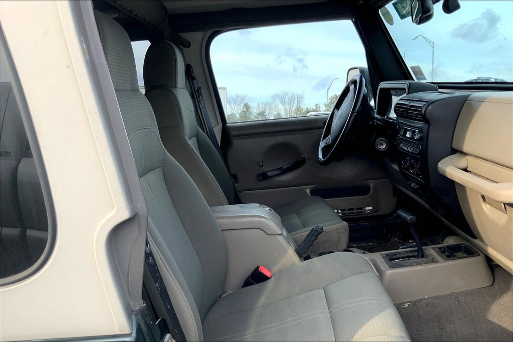 2003 Jeep Wrangler SAHARA - Photo 6