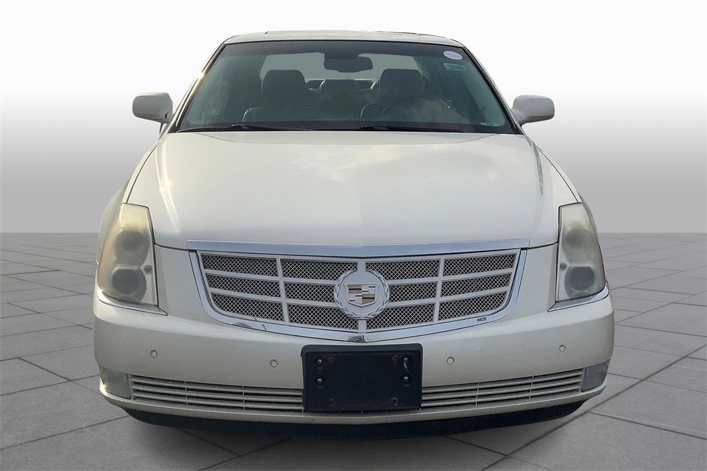 2008 Cadillac DTS photo 2