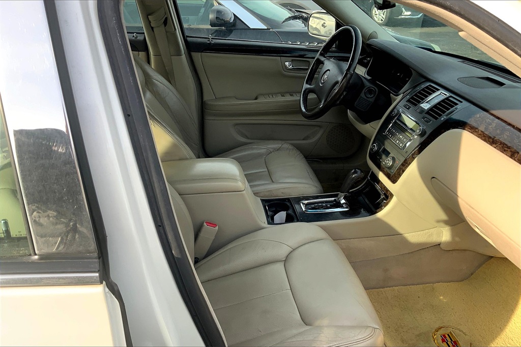 2008 Cadillac DTS photo 5