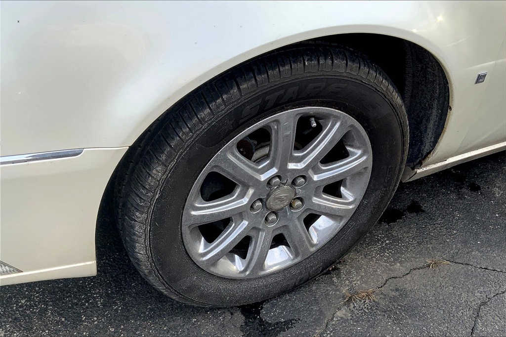2008 Cadillac DTS photo 6