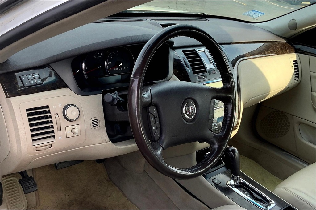 2008 Cadillac DTS photo 8