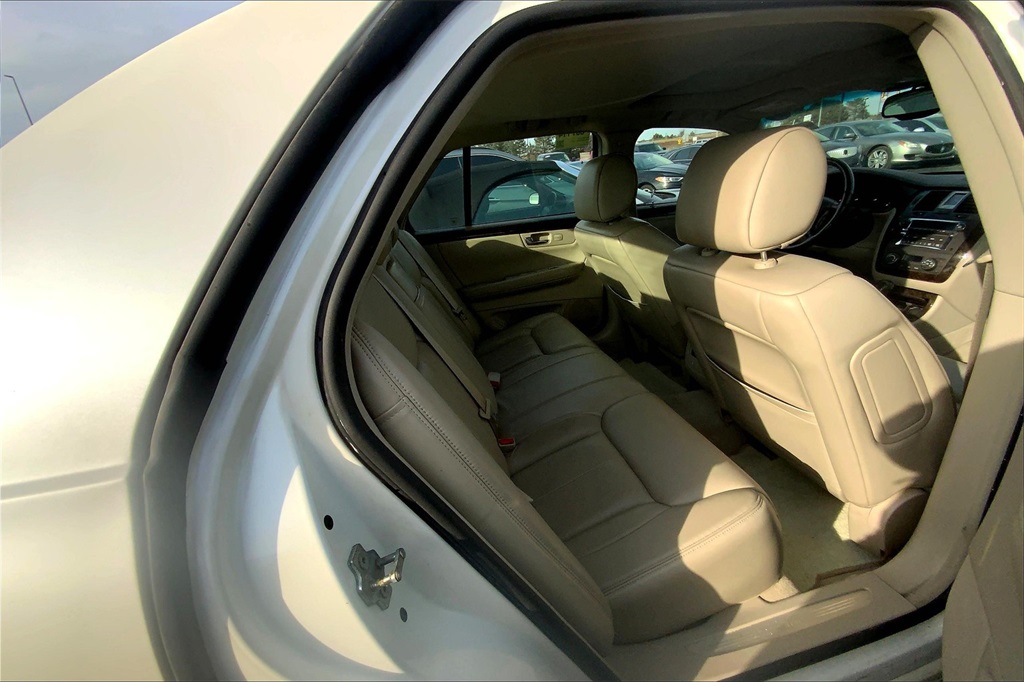 2008 Cadillac DTS photo 13