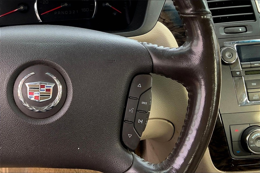 2008 Cadillac DTS photo 14