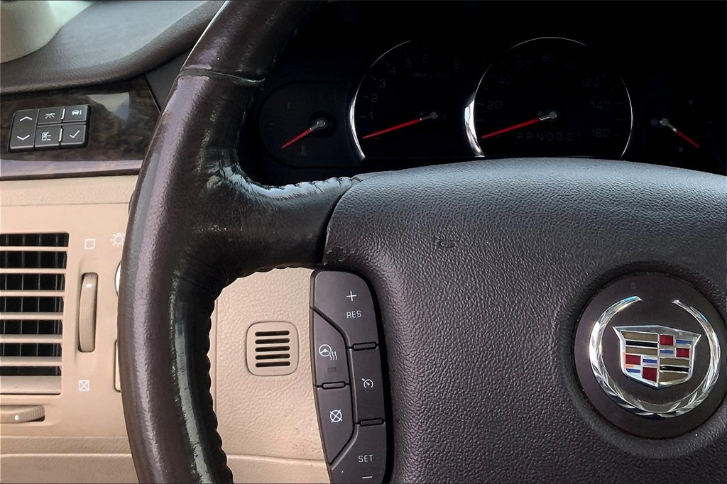 2008 Cadillac DTS photo 15