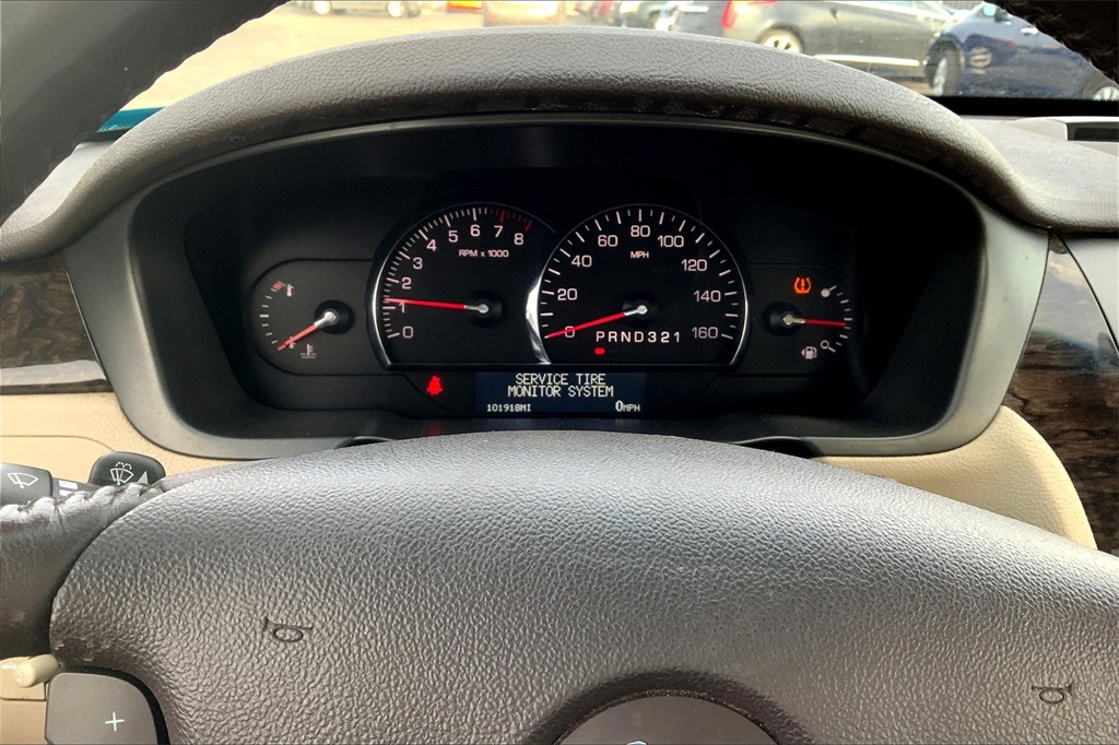 2008 Cadillac DTS photo 16