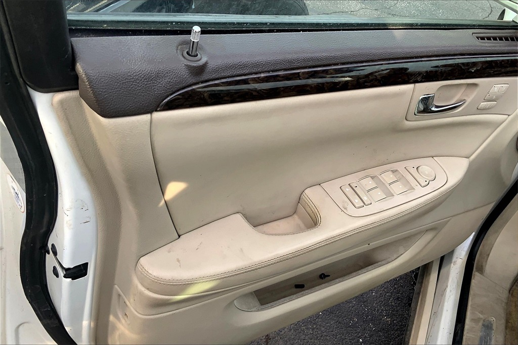 2008 Cadillac DTS photo 18