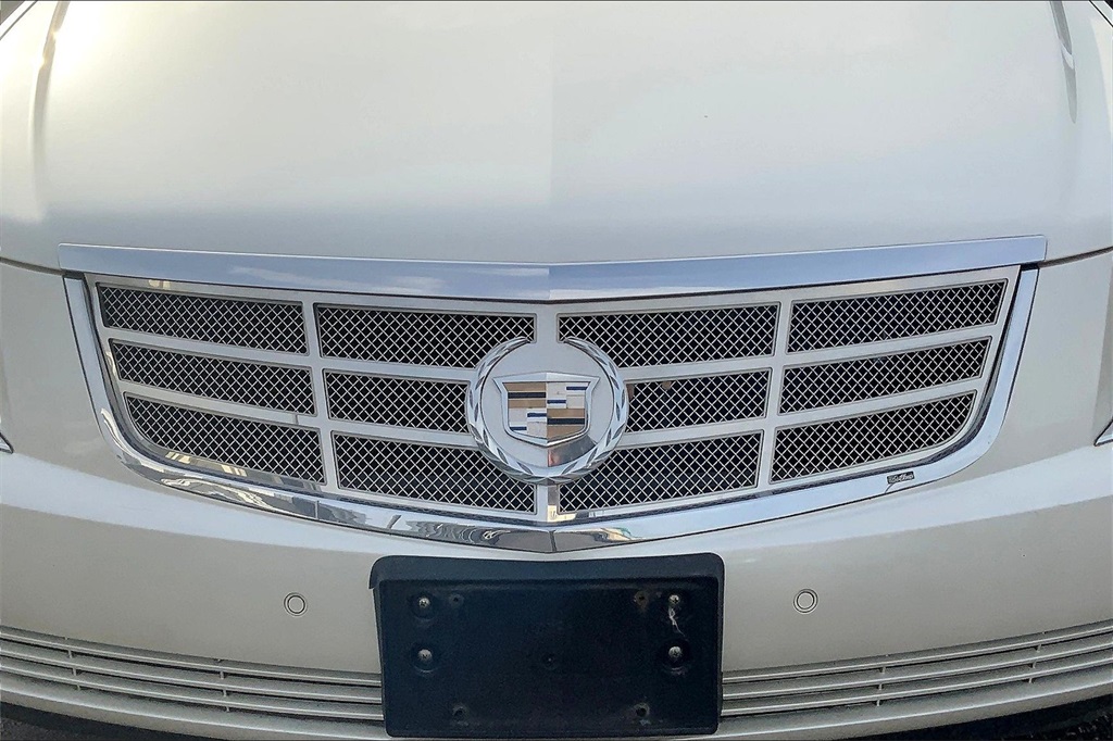 2008 Cadillac DTS photo 21