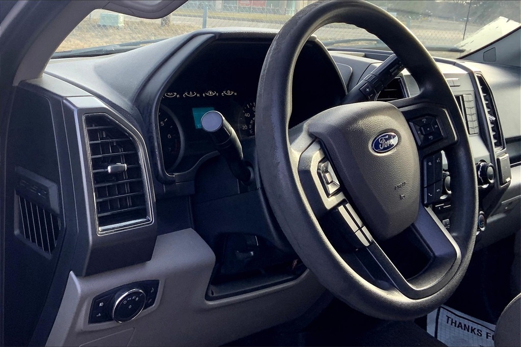 2017 Ford F-150 XLT photo 3