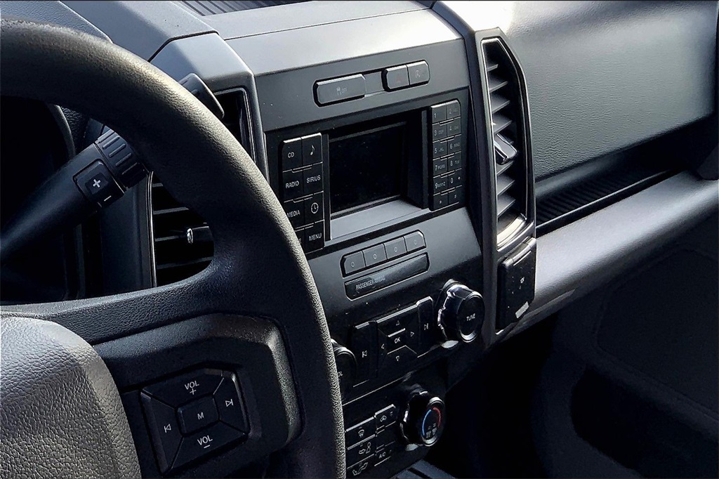 2017 Ford F-150 XLT photo 4