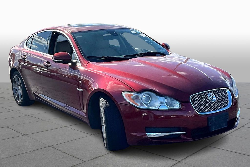 2011 Jaguar XF -'s photo