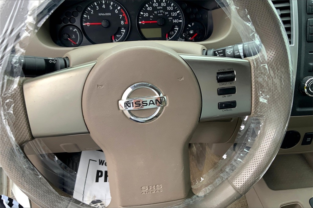 2011 Nissan Frontier SV photo 4