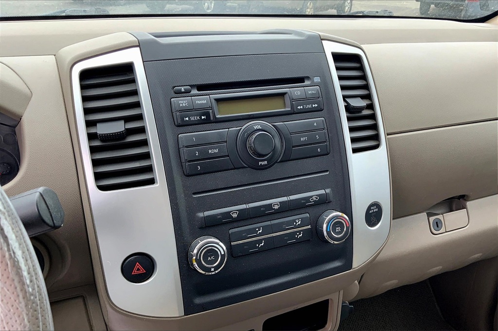 2011 Nissan Frontier SV photo 5