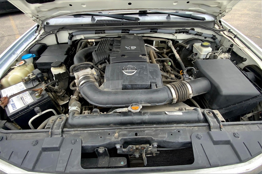 2011 Nissan Frontier SV photo 9