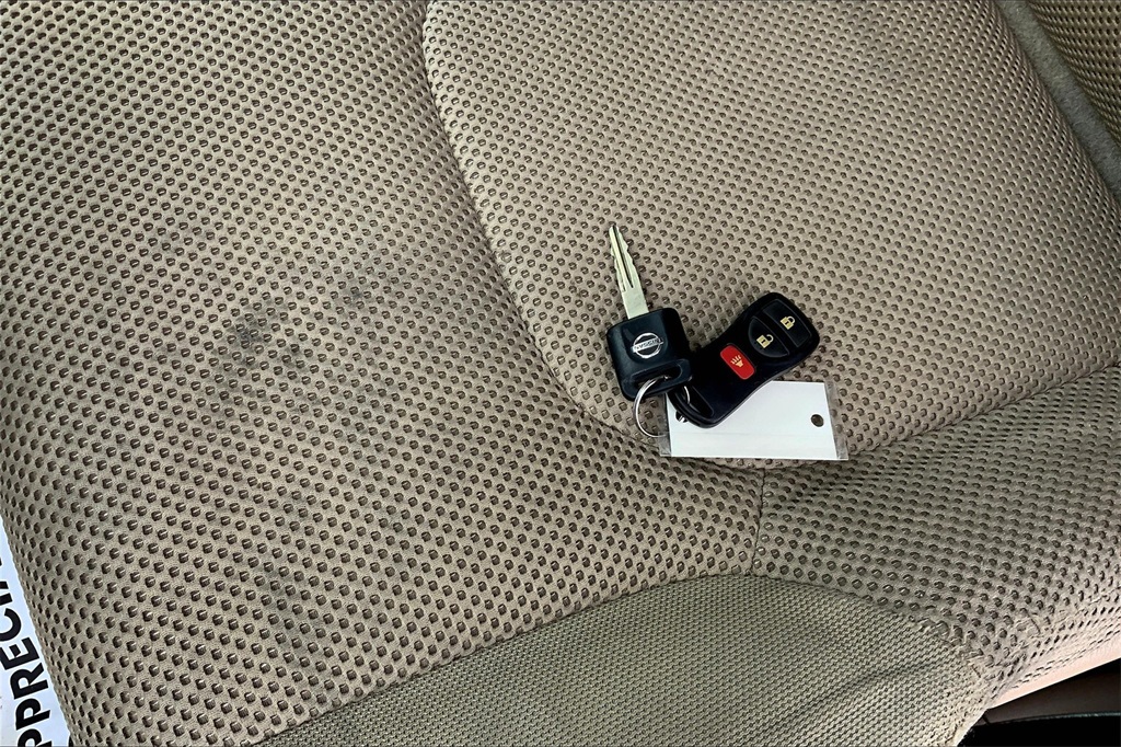 2011 Nissan Frontier SV photo 11