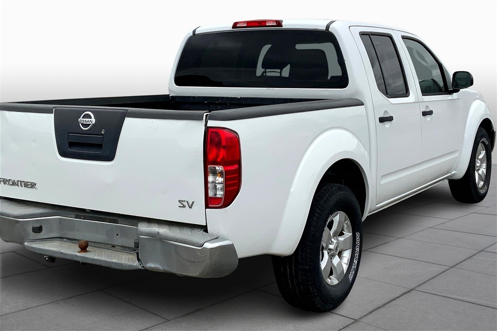 2011 Nissan Frontier SV photo 13