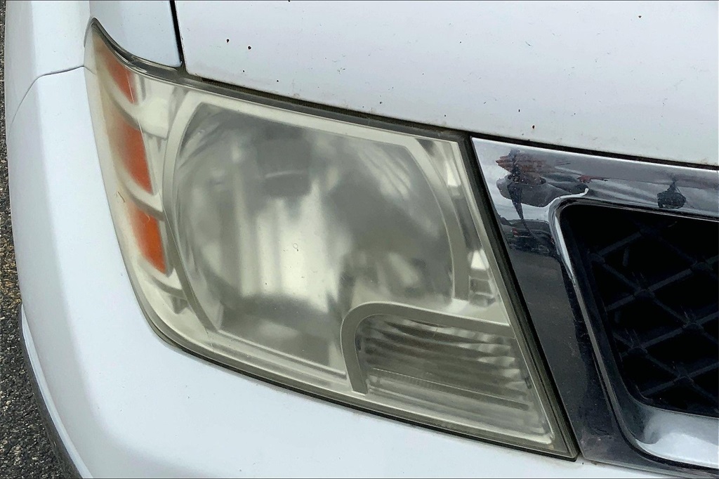 2011 Nissan Frontier SV photo 27