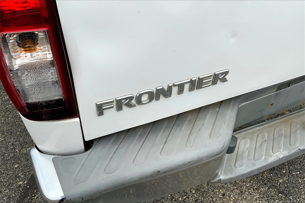 2011 Nissan Frontier SV photo 29