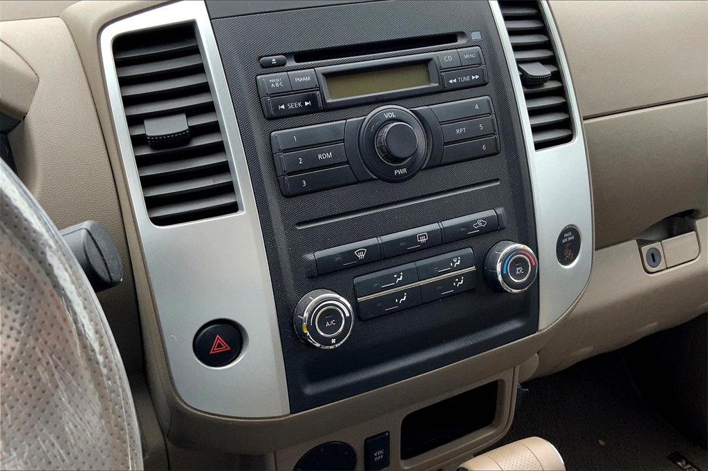 2011 Nissan Frontier SV photo 31