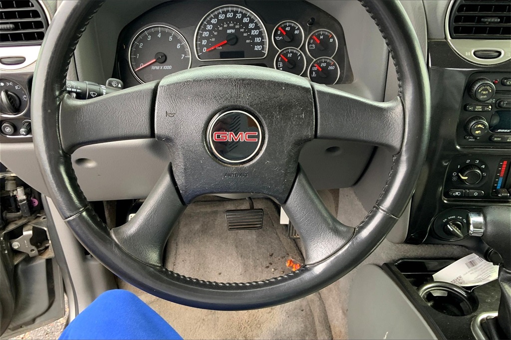 2005 Gmc Envoy XUV SLE photo 4
