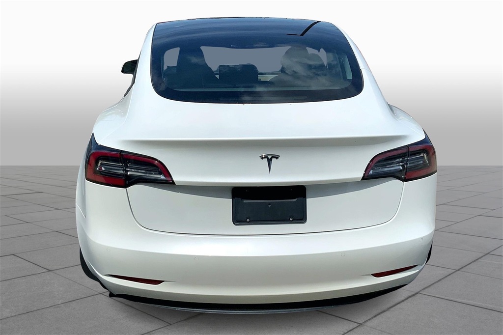 2021 Tesla Model 3 Standard Range Plus photo 2