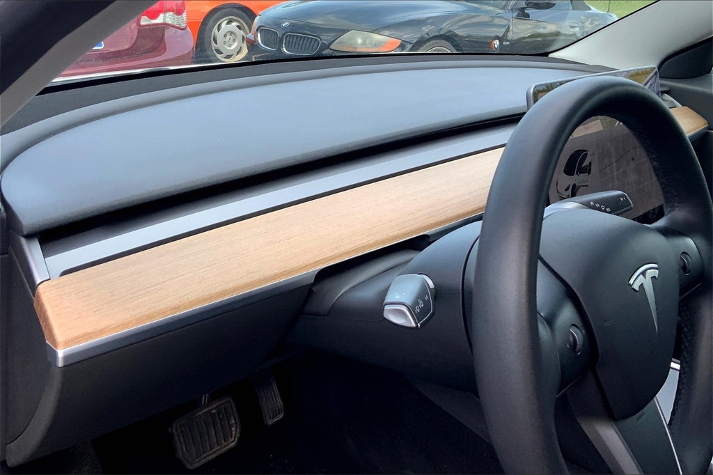 2021 Tesla Model 3 Standard Range Plus photo 3