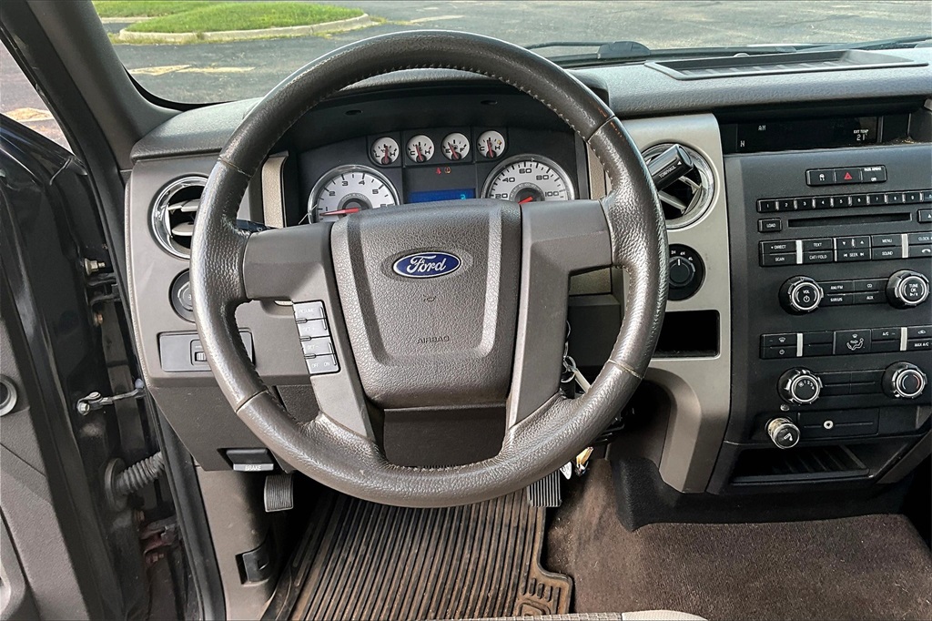2010 Ford F-150 XL photo 4