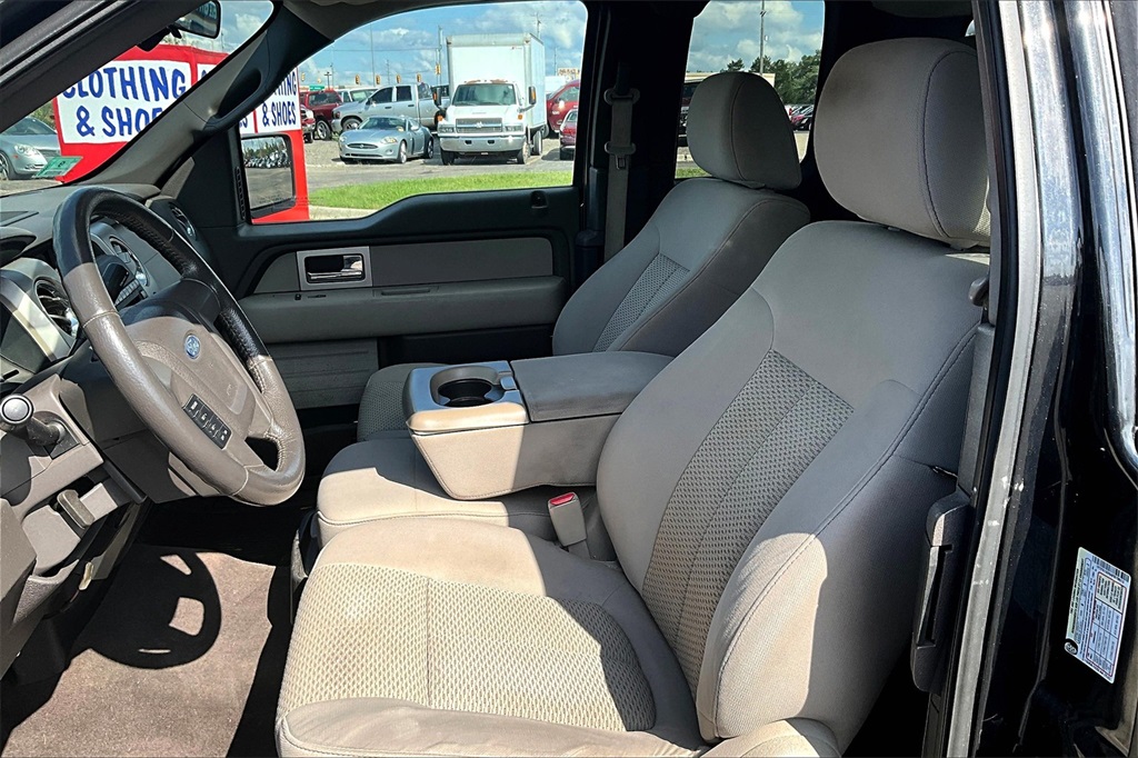 2010 Ford F-150 XL photo 17