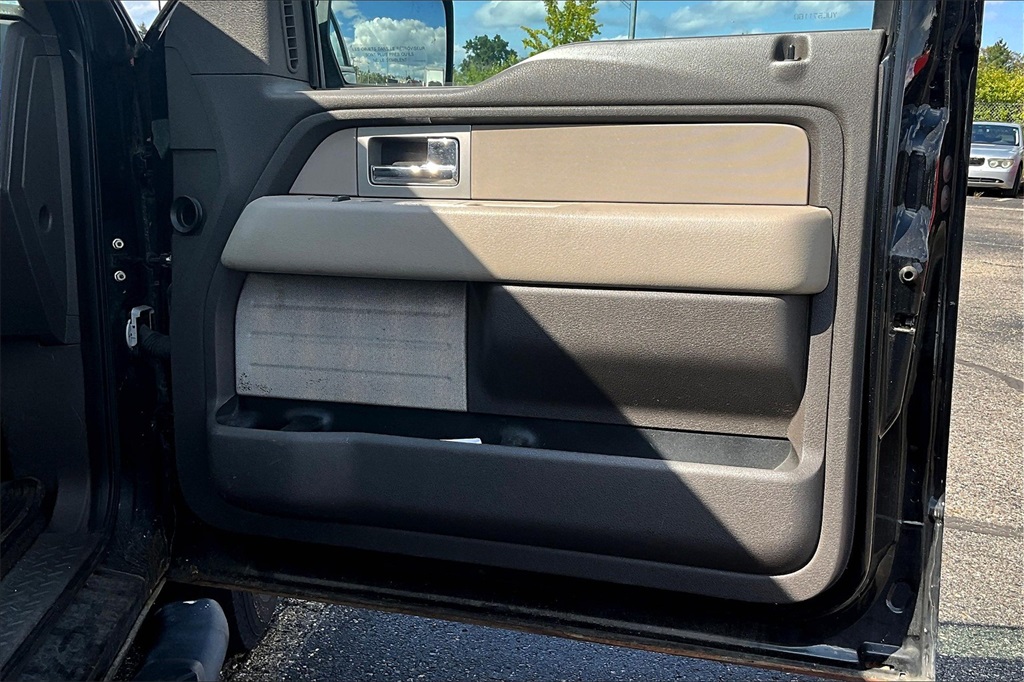 2010 Ford F-150 XL photo 24